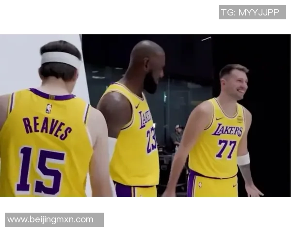 热火与湖人对决精彩纷呈赛场风云再起引发球迷热议